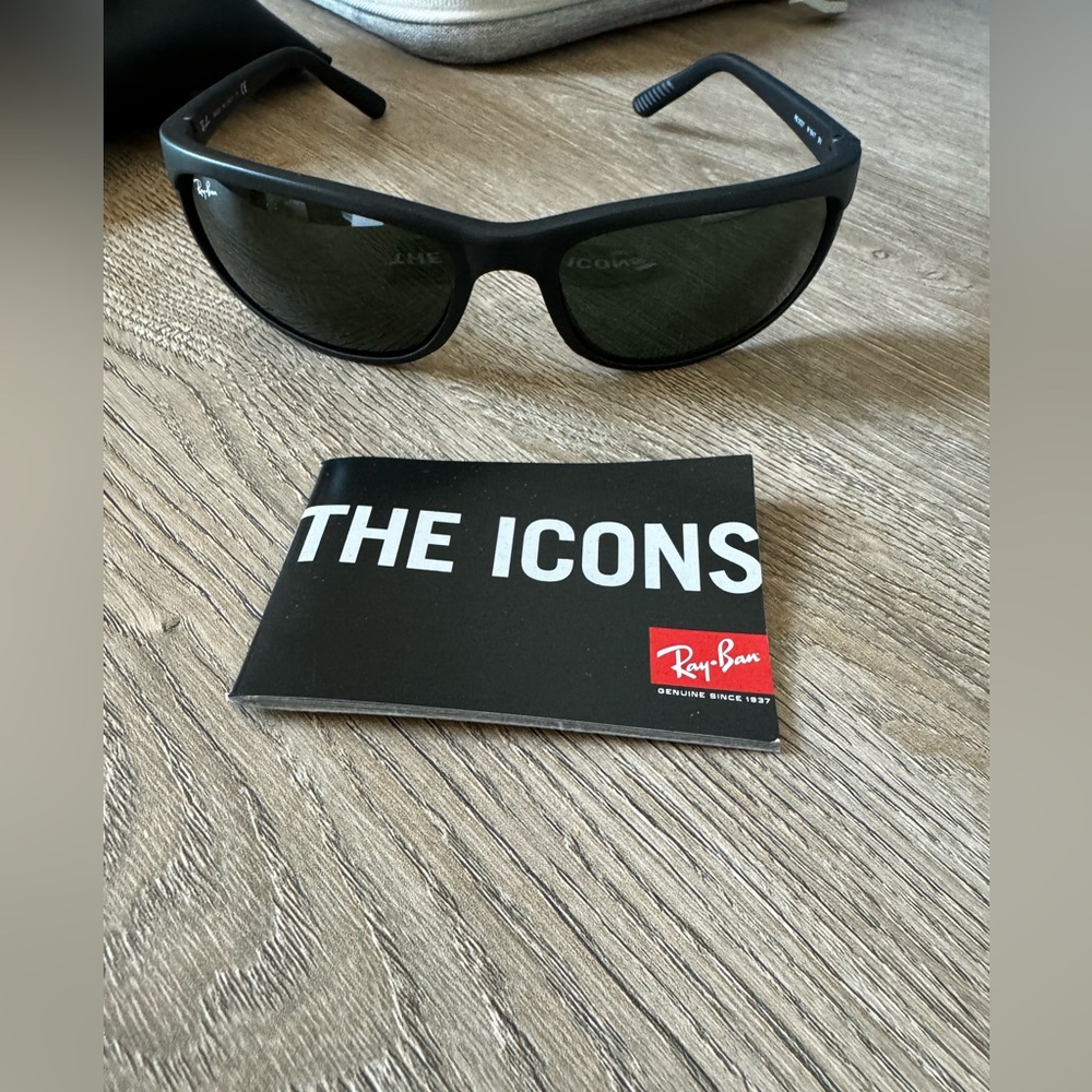 Icon Ray Ban Sunglasses